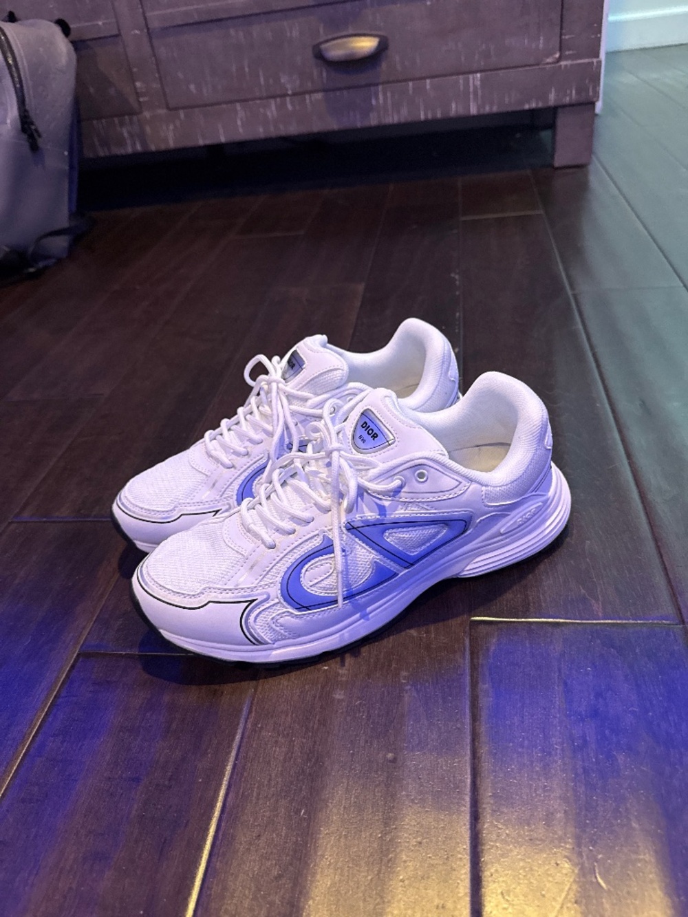 Dior B30 Sneakers – White & Silver Reflective Low-Top Designer Shoes